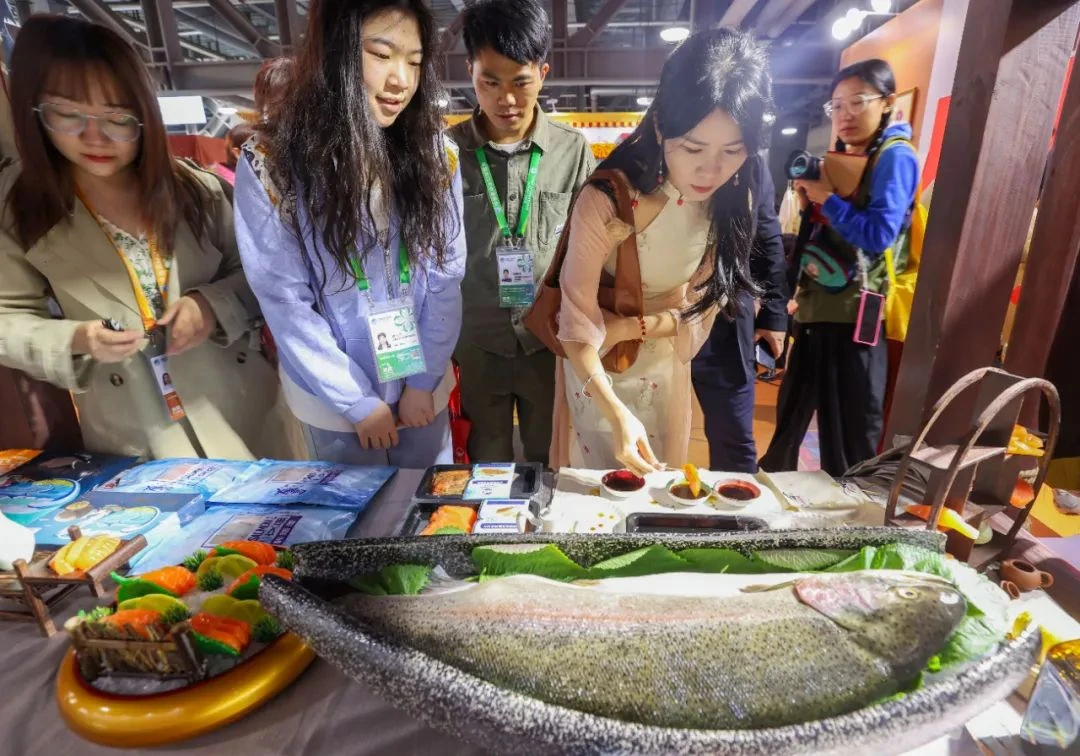 第六届国际进口博览会 (2).webp