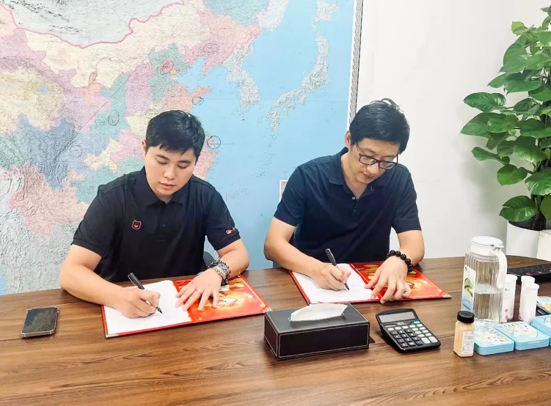 Longyang Gorge Salmon hand in hand with Deer Youxian to protect the nutrition of Chinese baby table